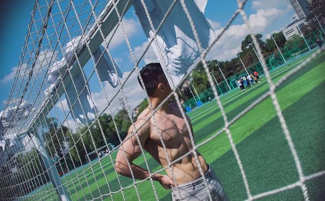 185CM东北电力大学肌肉男谢松锤,他的视频你看过吗 185CM东北电力大学肌肉男谢松锤,他的视频你看过吗