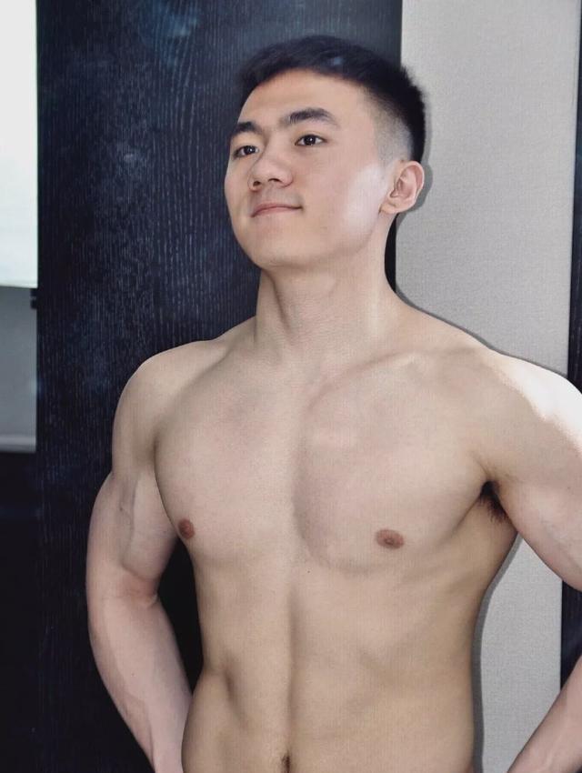 185CM东北电力大学肌肉男谢松锤,他的视频你看过吗 185CM东北电力大学肌肉男谢松锤,他的视频你看过吗