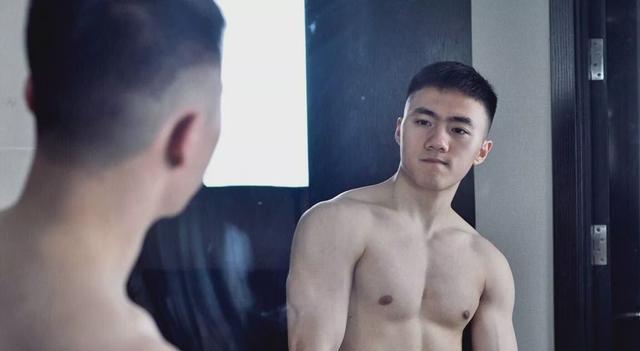 185CM东北电力大学肌肉男谢松锤,他的视频你看过吗 185CM东北电力大学肌肉男谢松锤,他的视频你看过吗