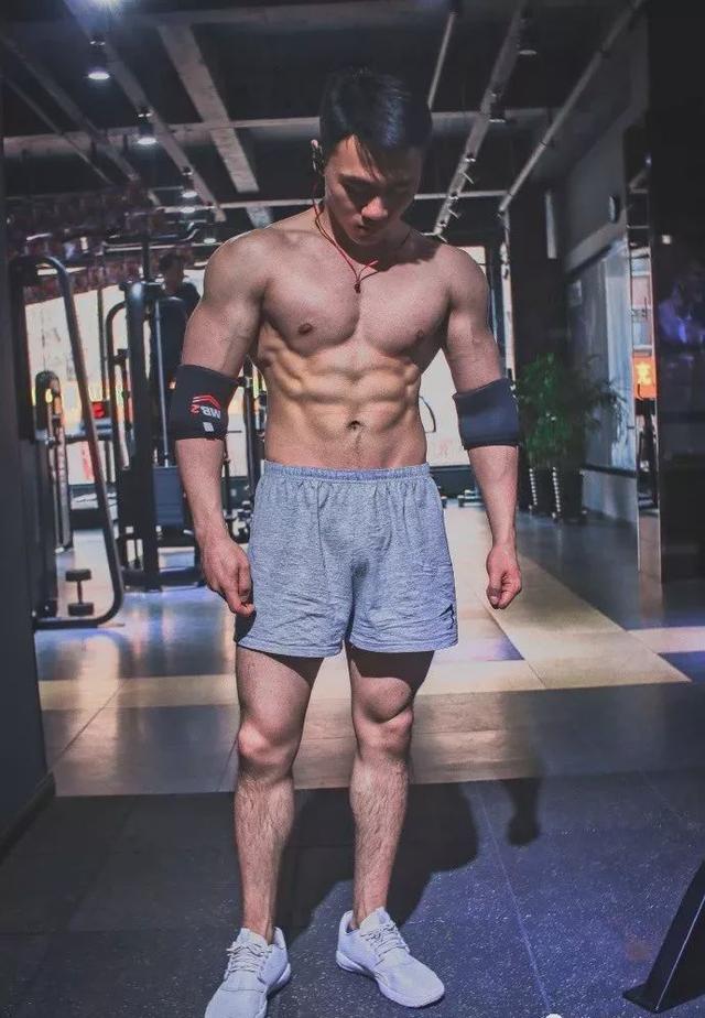 185CM东北电力大学肌肉男谢松锤,他的视频你看过吗 185CM东北电力大学肌肉男谢松锤,他的视频你看过吗