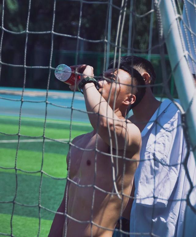 185CM东北电力大学肌肉男谢松锤,他的视频你看过吗 185CM东北电力大学肌肉男谢松锤,他的视频你看过吗