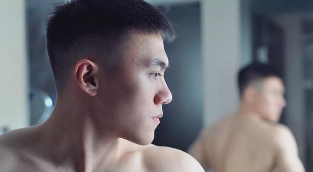 185CM东北电力大学肌肉男谢松锤,他的视频你看过吗 185CM东北电力大学肌肉男谢松锤,他的视频你看过吗