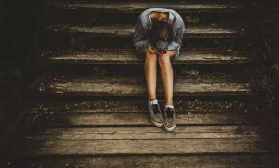 24岁大学生确诊艾滋当场大哭:怎么一次就中招 24岁大学生确诊艾滋当场大哭:怎么一次就中招