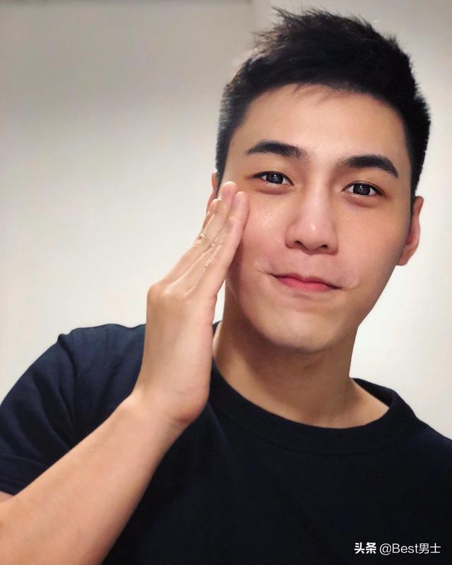 一不小心就给电到了。街拍网红帅哥henrydeng 一不小心就给电到了。街拍网红帅哥henrydeng