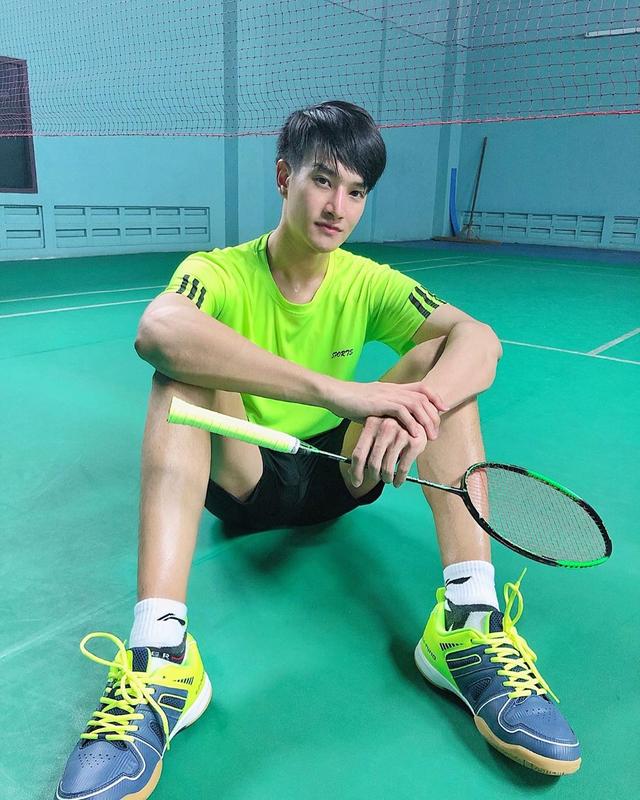 爱打羽毛球,身材修长的薄肌泰国小生 爱打羽毛球,身材修长的薄肌泰国小生