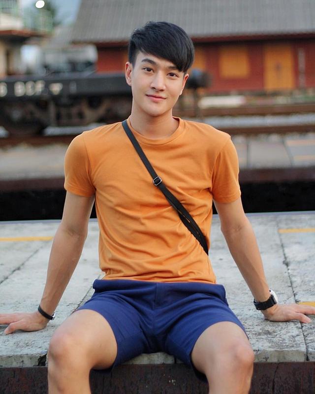 爱打羽毛球,身材修长的薄肌泰国小生 爱打羽毛球,身材修长的薄肌泰国小生