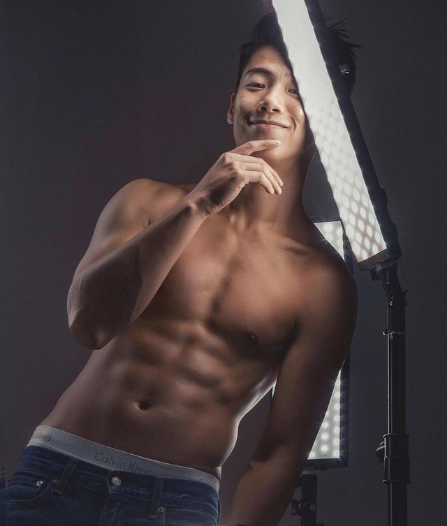 天菜小哥哥,红遍亚洲,会是你心目中的白马王子吗? 天菜小哥哥,红遍亚洲,会是你心目中的白马王子吗?