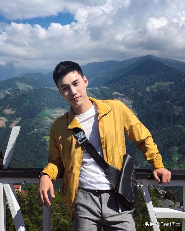 一不小心就给电到了。街拍网红帅哥henrydeng 一不小心就给电到了。街拍网红帅哥henrydeng