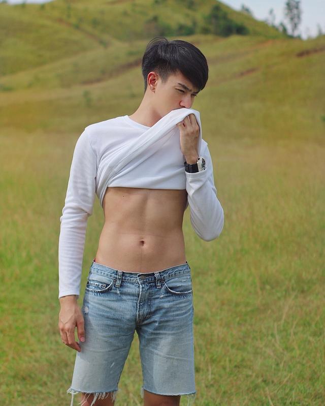 爱打羽毛球,身材修长的薄肌泰国小生 爱打羽毛球,身材修长的薄肌泰国小生