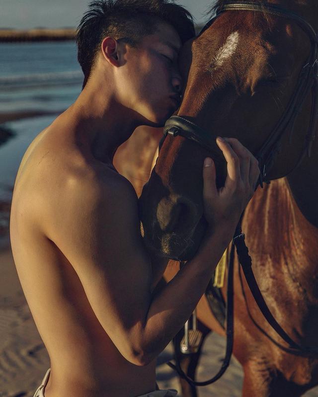 天菜小哥哥,红遍亚洲,会是你心目中的白马王子吗? 天菜小哥哥,红遍亚洲,会是你心目中的白马王子吗?