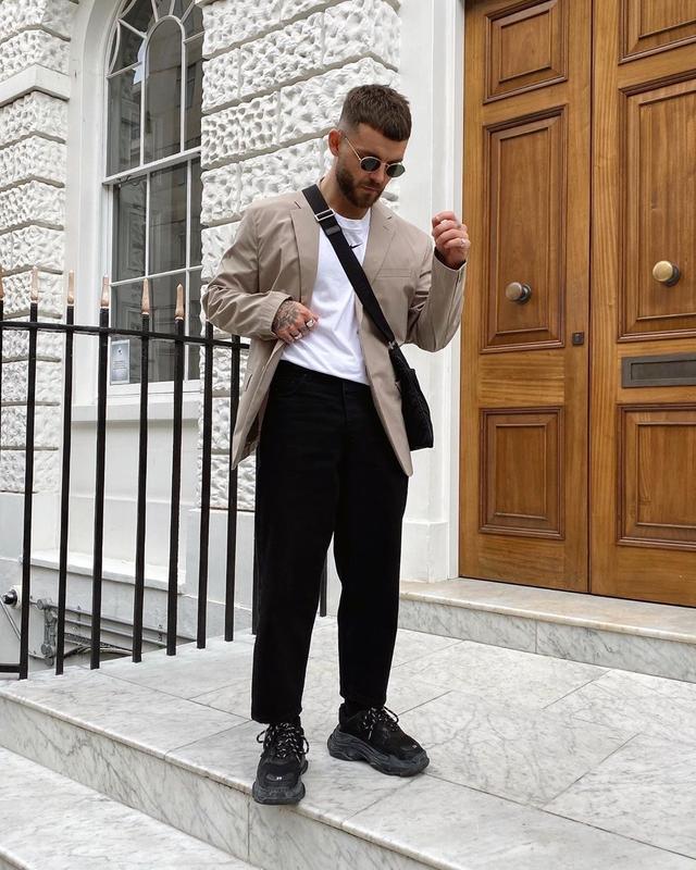 冬天穿腻了小脚裤?试试这3类阔腿裤,这么搭配舒适保暖又很有型 冬天穿腻了小脚裤?试试这3类阔腿裤,这么搭配舒适保暖又很有型