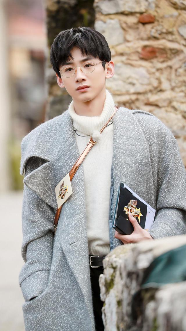 世界最帅百名帅哥,我来告诉你:肖战、十国混血儿米勒、阿兰德隆 世界最帅百名帅哥,我来告诉你:肖战、十国混血儿米勒、阿兰德隆