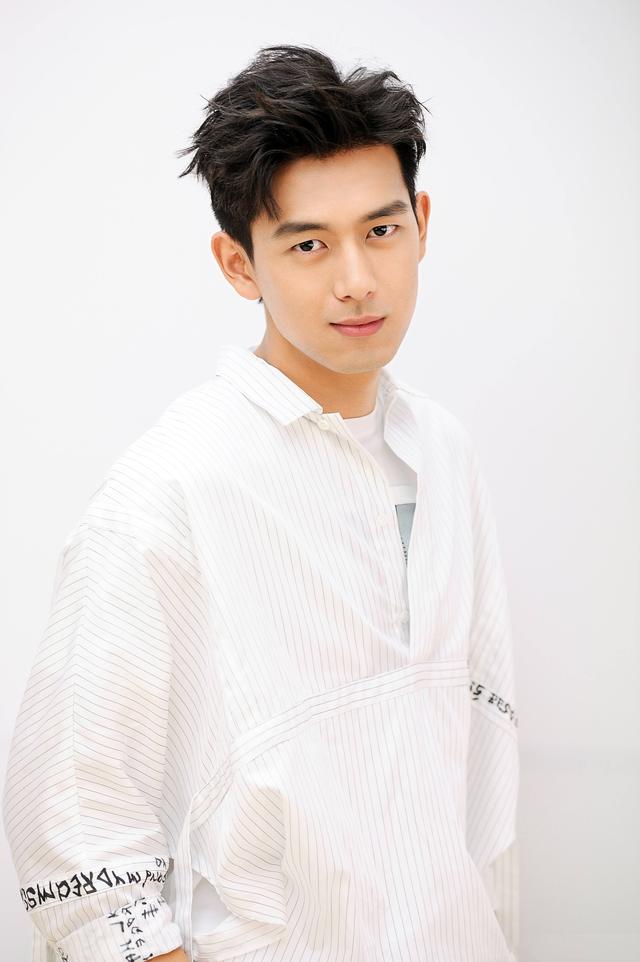 世界最帅百名帅哥,我来告诉你:肖战、十国混血儿米勒、阿兰德隆 世界最帅百名帅哥,我来告诉你:肖战、十国混血儿米勒、阿兰德隆