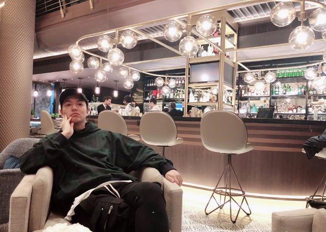 李敏镐强势回归,西装革履更爱私下的街头随性,颜值已回高峰 李敏镐强势回归,西装革履更爱私下的街头随性,颜值已回高峰