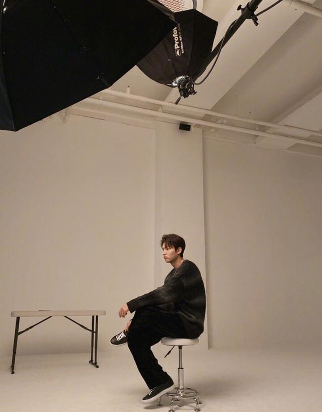 李敏镐强势回归,西装革履更爱私下的街头随性,颜值已回高峰 李敏镐强势回归,西装革履更爱私下的街头随性,颜值已回高峰