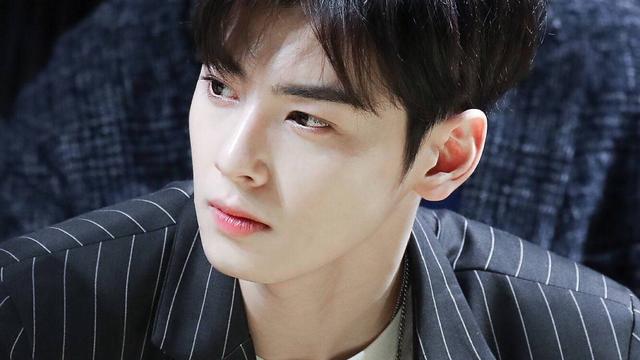 世界最帅百名帅哥,我来告诉你:肖战、十国混血儿米勒、阿兰德隆 世界最帅百名帅哥,我来告诉你:肖战、十国混血儿米勒、阿兰德隆