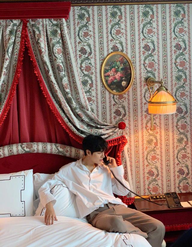 李敏镐强势回归,西装革履更爱私下的街头随性,颜值已回高峰 李敏镐强势回归,西装革履更爱私下的街头随性,颜值已回高峰