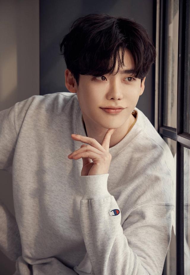 世界最帅百名帅哥,我来告诉你:肖战、十国混血儿米勒、阿兰德隆 世界最帅百名帅哥,我来告诉你:肖战、十国混血儿米勒、阿兰德隆