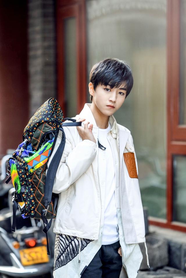 世界最帅百名帅哥,我来告诉你:肖战、十国混血儿米勒、阿兰德隆 世界最帅百名帅哥,我来告诉你:肖战、十国混血儿米勒、阿兰德隆