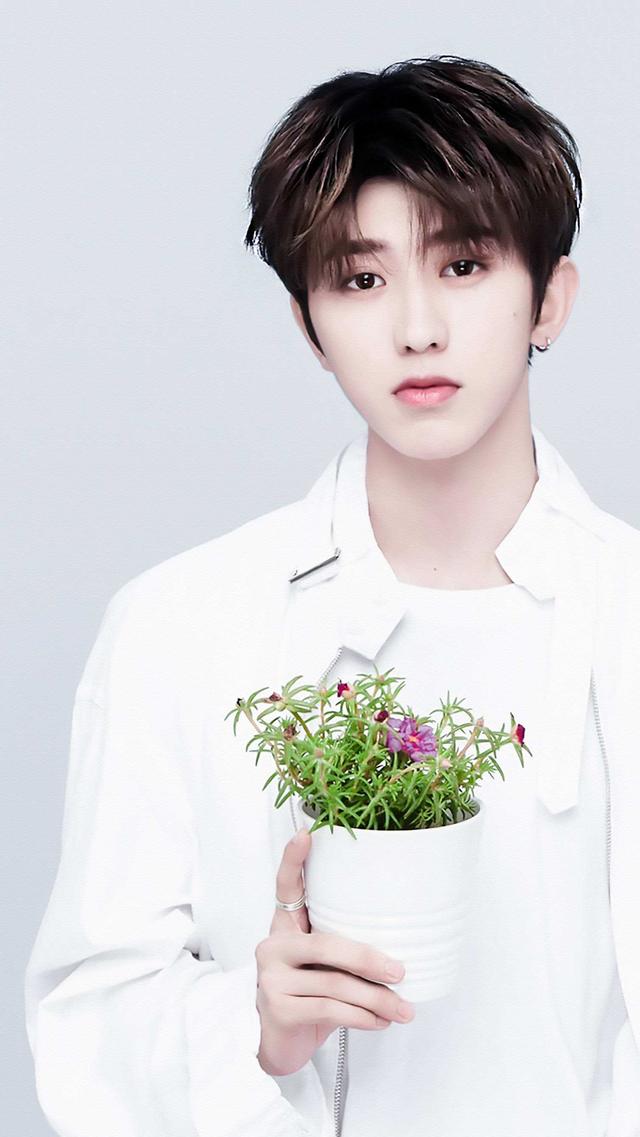 世界最帅百名帅哥,我来告诉你:肖战、十国混血儿米勒、阿兰德隆 世界最帅百名帅哥,我来告诉你:肖战、十国混血儿米勒、阿兰德隆