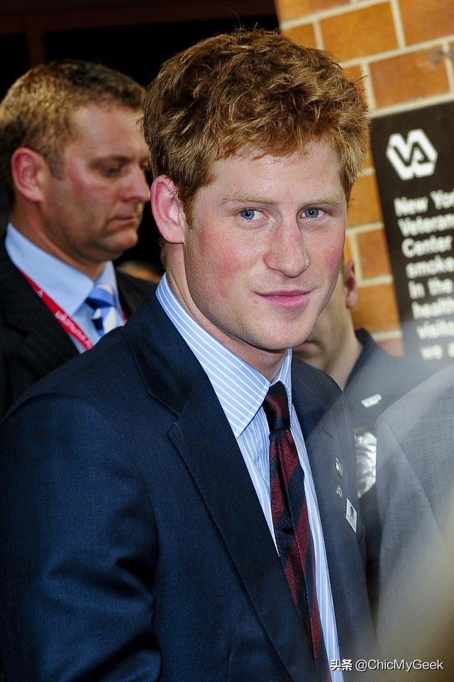 年轻的威廉和哈里王子帅炸!撞脸罗伯特·帕丁森和贾斯汀·比伯 年轻的威廉和哈里王子帅炸!撞脸罗伯特·帕丁森和贾斯汀·比伯