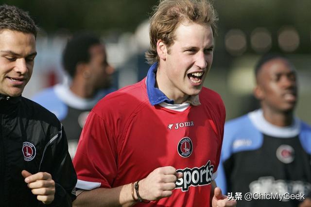 年轻的威廉和哈里王子帅炸!撞脸罗伯特·帕丁森和贾斯汀·比伯 年轻的威廉和哈里王子帅炸!撞脸罗伯特·帕丁森和贾斯汀·比伯