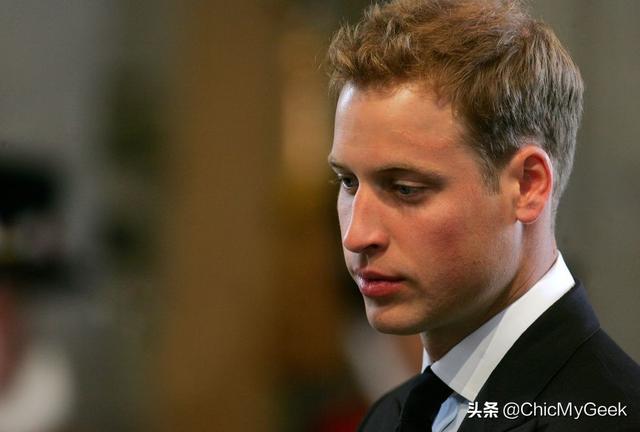 年轻的威廉和哈里王子帅炸!撞脸罗伯特·帕丁森和贾斯汀·比伯 年轻的威廉和哈里王子帅炸!撞脸罗伯特·帕丁森和贾斯汀·比伯