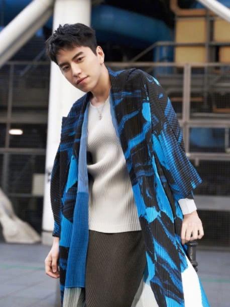 王大陆出席秋冬男装大秀,暖男形象,颇有日系风范 王大陆出席秋冬男装大秀,暖男形象,颇有日系风范