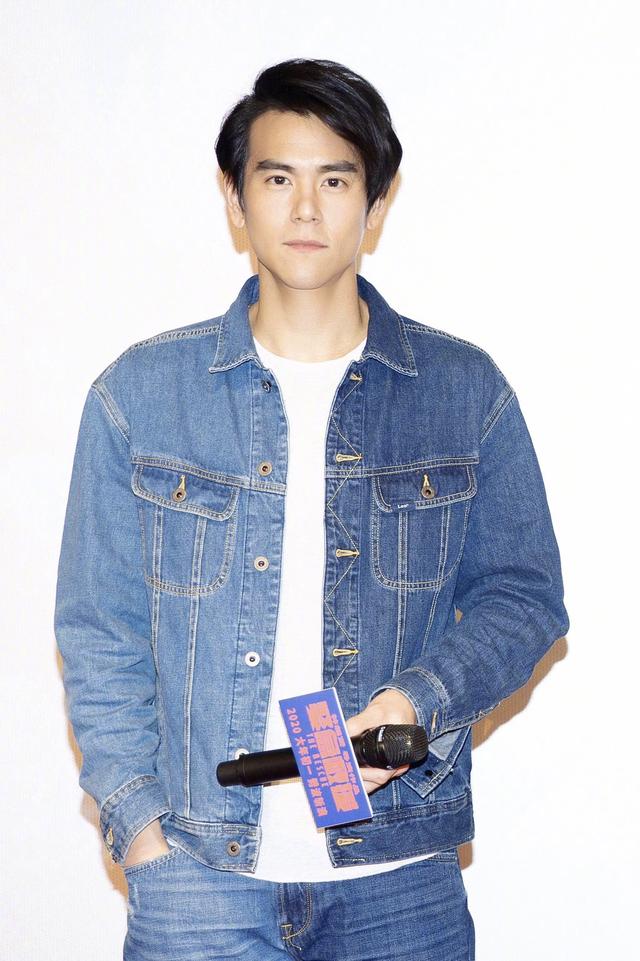 行走的荷尔蒙彭于晏,完美演绎西装和制服的造型 行走的荷尔蒙彭于晏,完美演绎西装和制服的造型