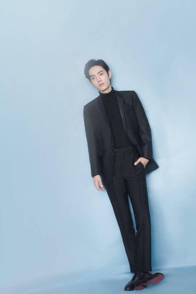 肖战玩起复古风,西装帅气儒雅,好看得过分,大长腿更吸睛 肖战玩起复古风,西装帅气儒雅,好看得过分,大长腿更吸睛