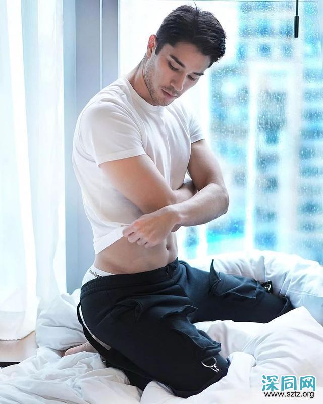 靠眼睛能隔空撩到人无法自拔,岛国最浪男模硬照一览 靠眼睛能隔空撩到人无法自拔,岛国最浪男模硬照一览