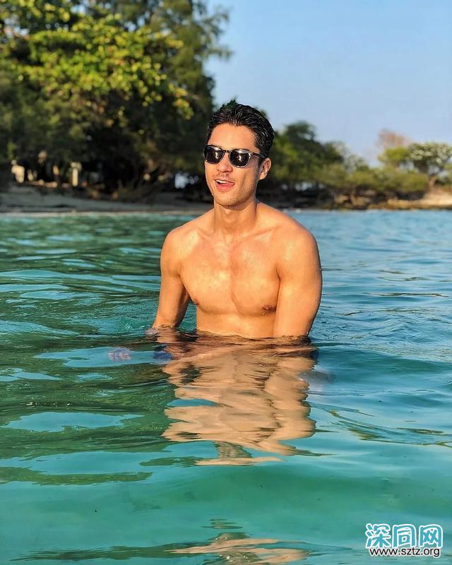 靠眼睛能隔空撩到人无法自拔,岛国最浪男模硬照一览 靠眼睛能隔空撩到人无法自拔,岛国最浪男模硬照一览