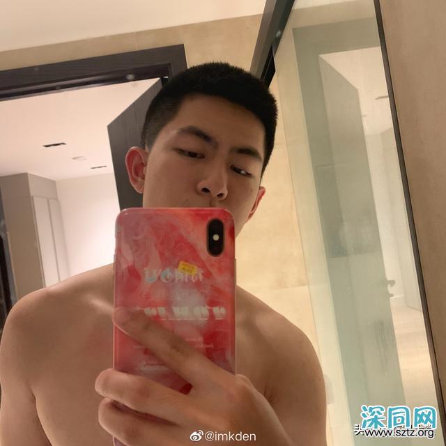 短寸+衣品+肌肉,妥妥的战斗肌 短寸+衣品+肌肉,妥妥的战斗肌