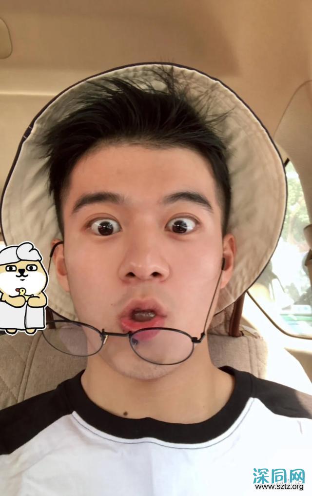 阳光大狼狗秀清晰的六块腹肌,,皮肤干净健康 阳光大狼狗秀清晰的六块腹肌,,皮肤干净健康