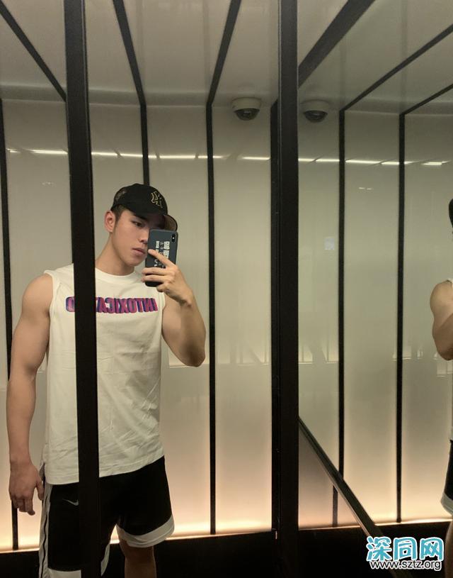 185cm高颜值鲜肉的身材居然这么棒,你也可以拥有这样 185cm高颜值鲜肉的身材居然这么棒,你也可以拥有这样