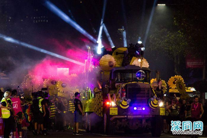 向世界宣告做自己——悉尼同性恋狂欢节中的华人 向世界宣告做自己——悉尼同性恋狂欢节中的华人