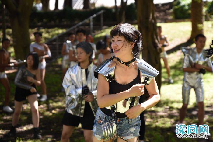 向世界宣告做自己——悉尼同性恋狂欢节中的华人 向世界宣告做自己——悉尼同性恋狂欢节中的华人