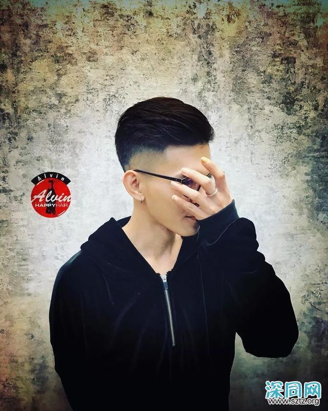 戴眼镜男生发型,2020年流行款有你想要的吗? 戴眼镜男生发型,2020年流行款有你想要的吗?