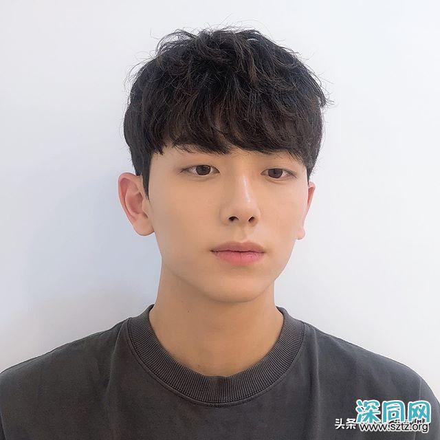 最受年轻男士欢迎的发型,烫个帅气更有型 最受年轻男士欢迎的发型,烫个帅气更有型