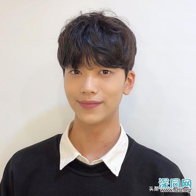 最受年轻男士欢迎的发型,烫个帅气更有型 最受年轻男士欢迎的发型,烫个帅气更有型