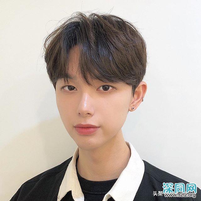 最受年轻男士欢迎的发型,烫个帅气更有型 最受年轻男士欢迎的发型,烫个帅气更有型