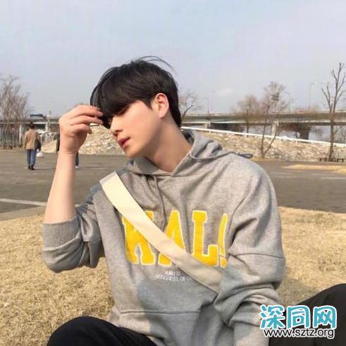 男生这样穿洋气又阳光,颜值上升好几个度,谁看到都心动了 男生这样穿洋气又阳光,颜值上升好几个度,谁看到都心动了