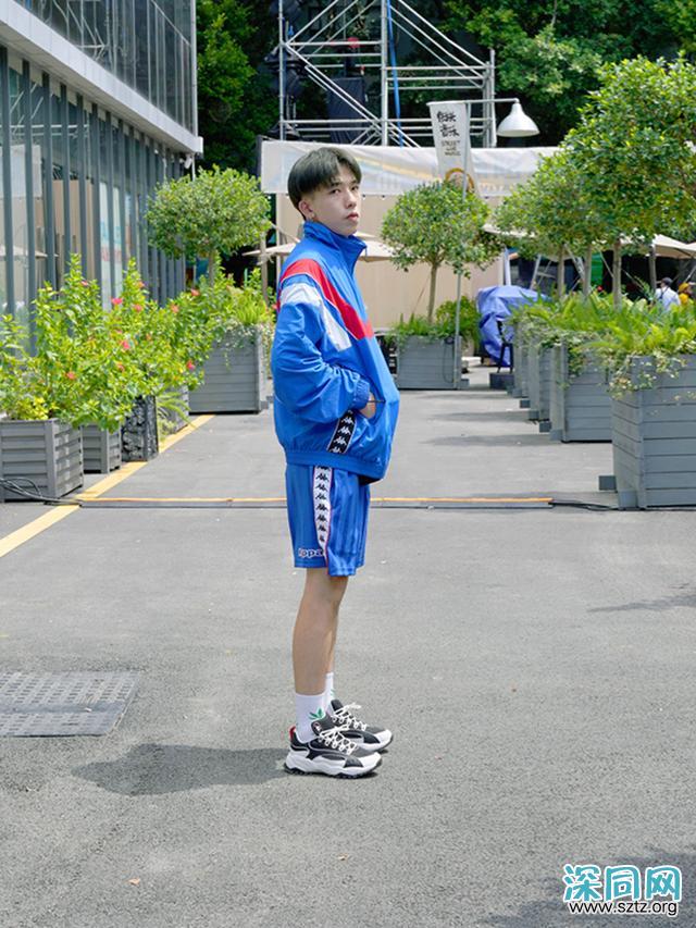 还是小时候穿的运动外套,只是它变潮了 还是小时候穿的运动外套,只是它变潮了