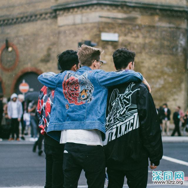 另类时尚外套,像素超人轻松玩转小众搭配 另类时尚外套,像素超人轻松玩转小众搭配