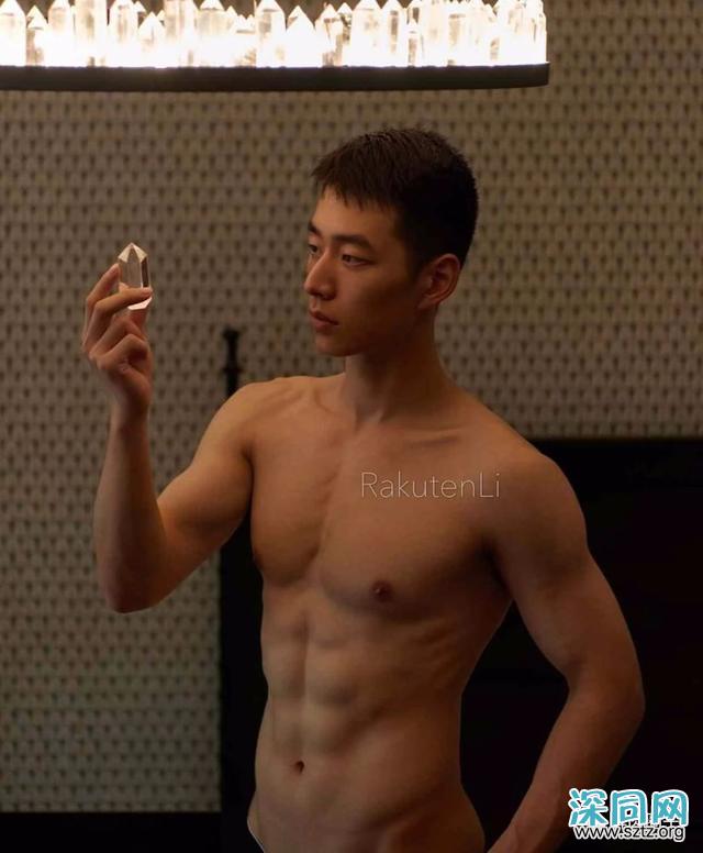 一个十分可口的甜菜鲜肉,90后正装小奶狗 一个十分可口的甜菜鲜肉,90后正装小奶狗