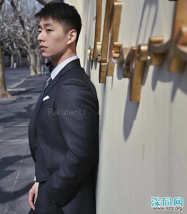 一个十分可口的甜菜鲜肉,90后正装小奶狗 一个十分可口的甜菜鲜肉,90后正装小奶狗