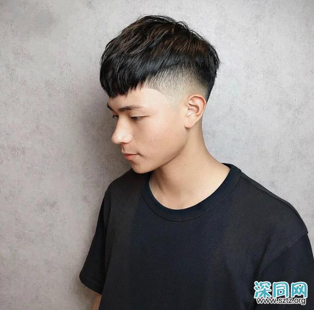 男生别急着剪“寸头”,理发师建议剪这3款新发型,帅气倍增 男生别急着剪“寸头”,理发师建议剪这3款新发型,帅气倍增