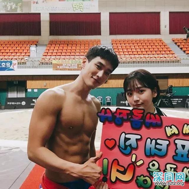 187cm韩国长腿特战员!靠拳击打造搓衣板腹肌 187cm韩国长腿特战员!靠拳击打造搓衣板腹肌