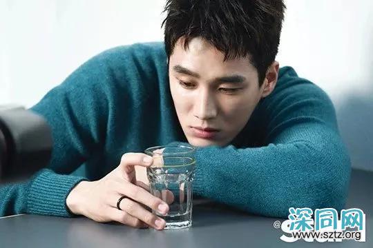 187cm韩国长腿特战员!靠拳击打造搓衣板腹肌 187cm韩国长腿特战员!靠拳击打造搓衣板腹肌