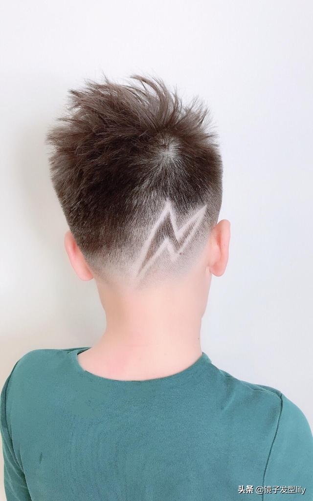 新时尚男发16款，精神又帅气，你喜欢吗